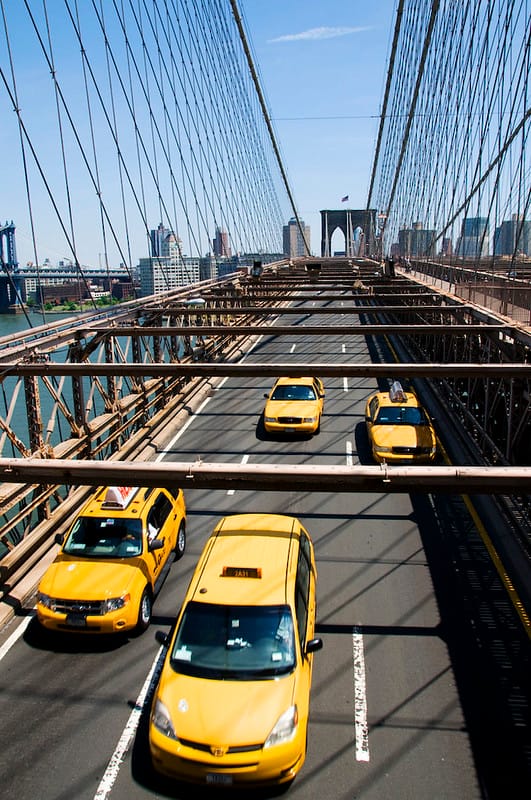 Cầu Brooklyn bốc cháy lúc 9h40 tối giữa màn pháo hoa mừng Quốc khánh Mỹ