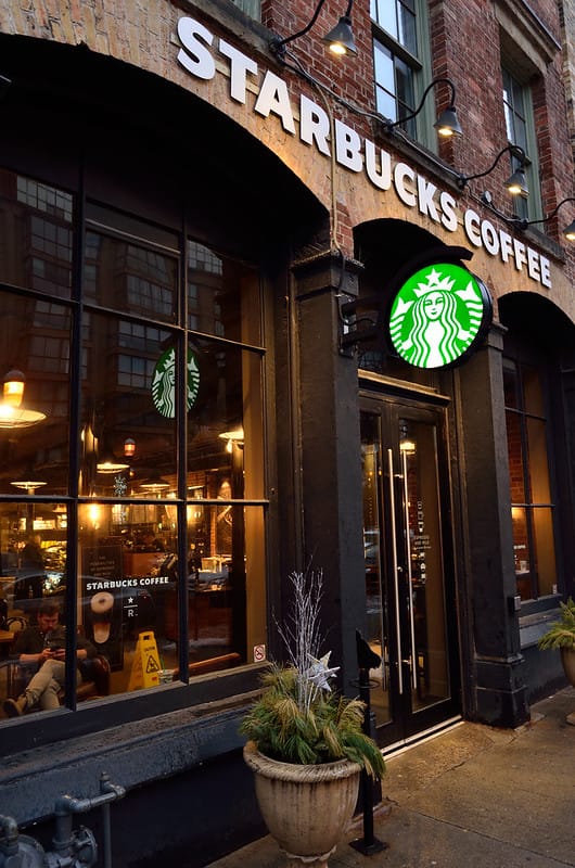 Starbucks tung menu mùa hè 2026 với Tropical Butterfly Refresher và bộ sưu tập Miffy