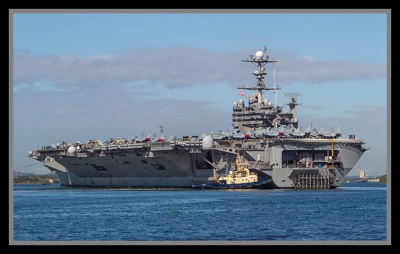 Thủy thủ tàu sân bay Mỹ USS George Washington khám phá Đà Nẵng