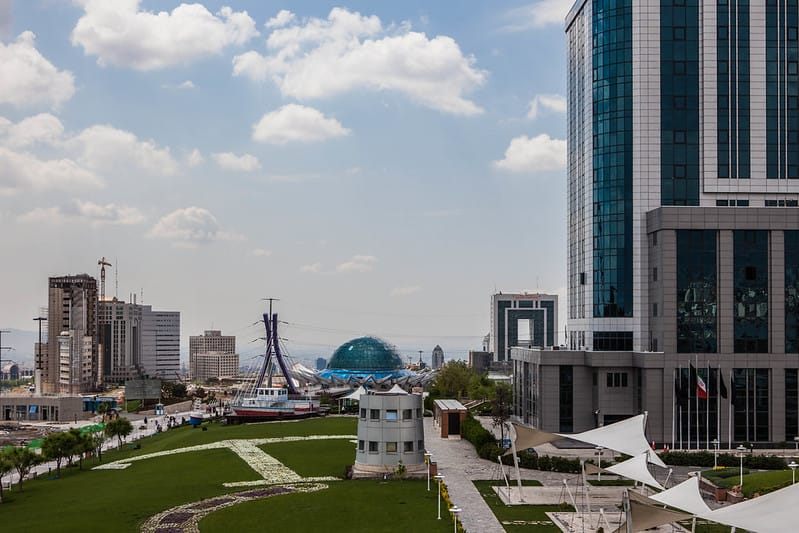 Mỹ và Iran sắp ký thỏa thuận mở lại eo biển Hormuz trong vài ngày