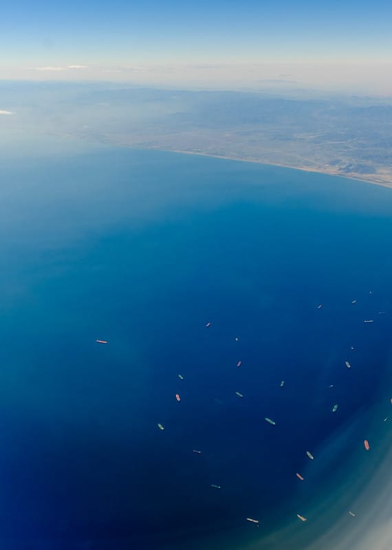 Iran: Hai tàu chở dầu trúng mìn ở Hormuz, Mỹ bác bỏ