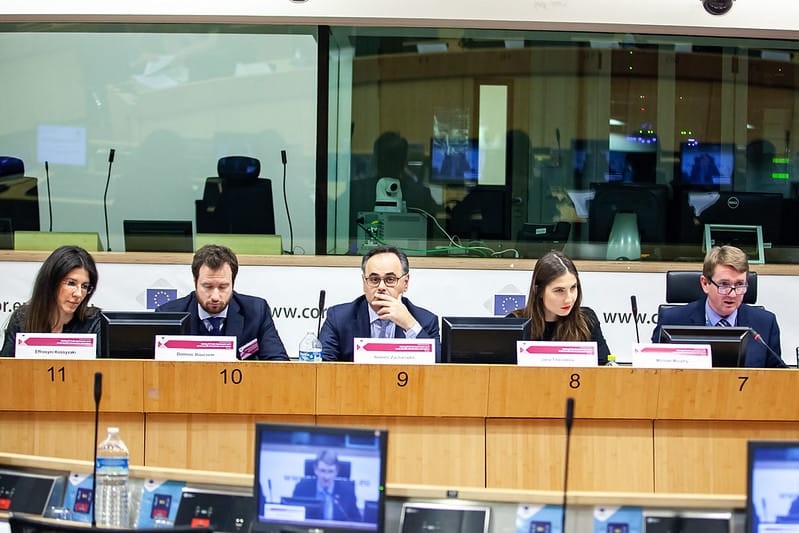 EU sẵn sàng đáp trả thuế ô tô 25% của Trump, thương mại xuyên Đại Tây Dương đứng trước bước ngoặt