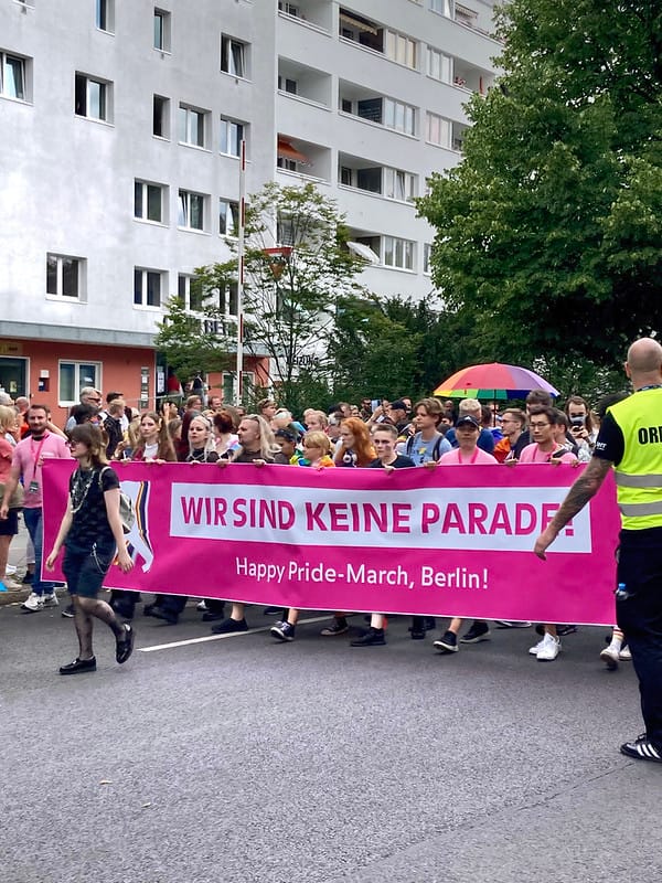 Berlin: Xe tông đám đông Pride, 1 người chết, 17 người bị thương
