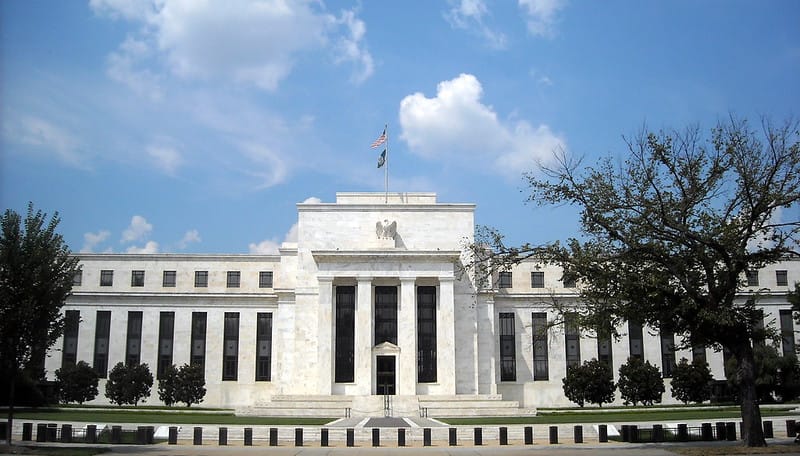 Fed Dallas: lãi suất cần tăng thêm ít nhất 50 điểm cơ bản