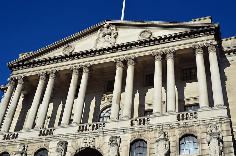 PMI dịch vụ Anh sụp đổ dưới ngưỡng 50, Dow Jones vẫn lập đỉnh 50.285 điểm
