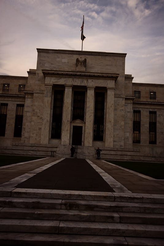 Bank of America dự báo Fed tăng lãi suất 3 lần trong năm 2026