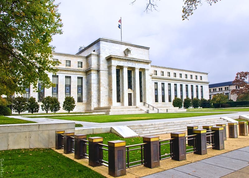 Trump lập ủy ban điều tra Thống đốc Fed Lisa Cook, rủi ro cho độc lập Fed