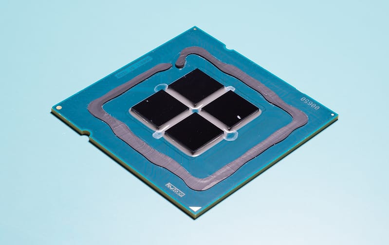 Intel sa thải nhân sự mảng Data Center dù doanh thu tăng 22%