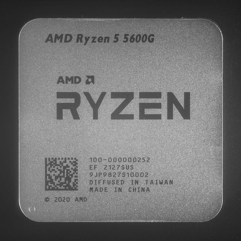 AMD lãi vượt dự báo, cổ phiếu vẫn lao dốc 8,8%