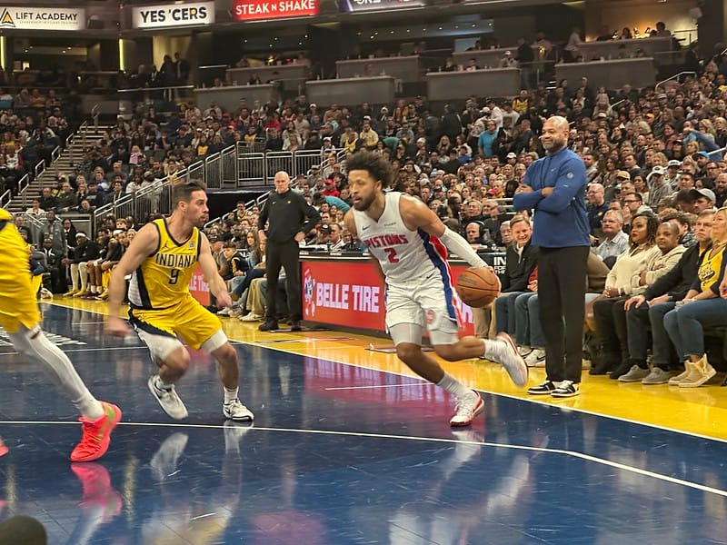 Vòng 2 playoff NBA 2026: Pistons gây sốc trước Cavaliers, Thunder áp đảo Lakers