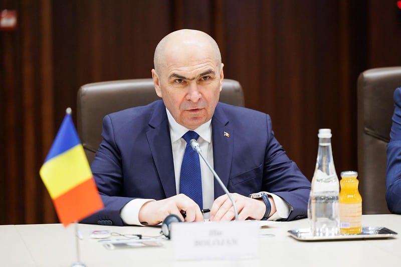 281 phiếu bất tín nhiệm: Chính phủ Romania sụp đổ, đồng leu lao dốc