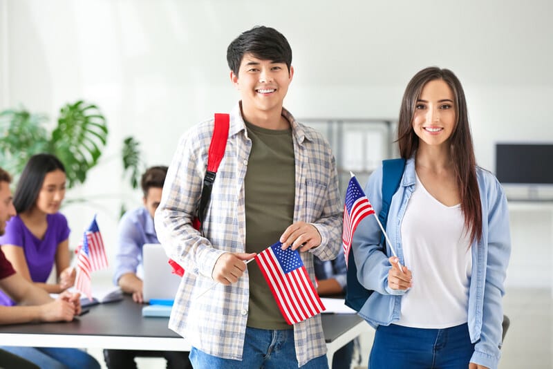 Du học sinh quốc tế tại Mỹ đối mặt quy định visa F-1 khắt khe nhất trong nhiều năm