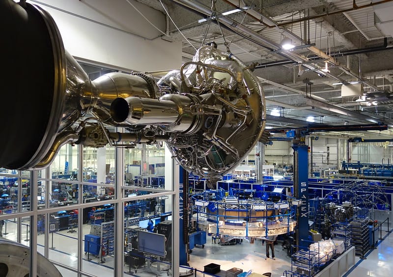 SpaceX tăng vọt 19% ngày IPO, vốn hóa vượt 2 nghìn tỷ USD