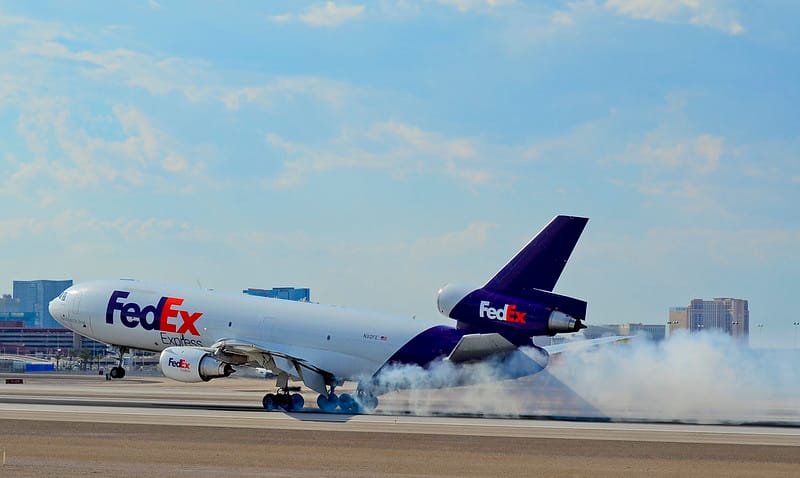 FedEx (FDX) vượt dự báo lợi nhuận quý 4, cổ phiếu giảm 4%