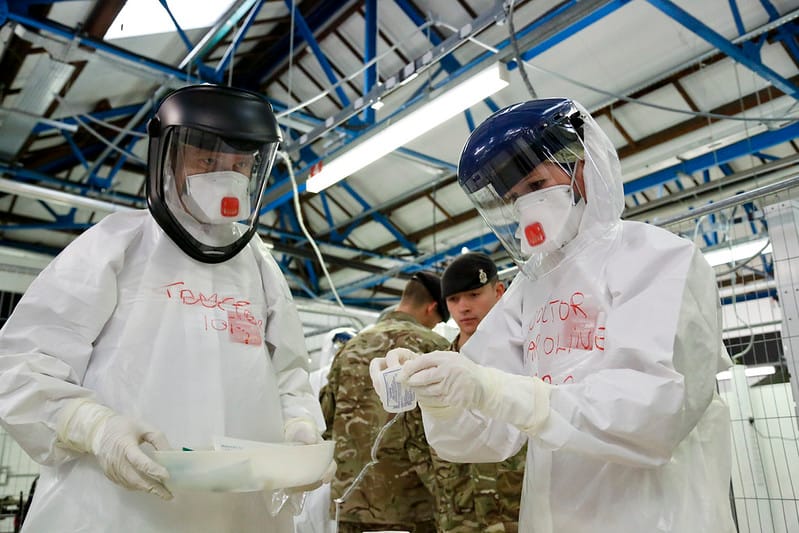 Pháp xác nhận ca Ebola đầu tiên trên lãnh thổ, bác sĩ trở về từ Congo