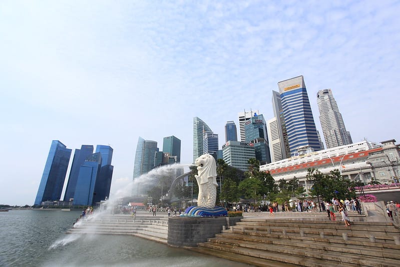 Singapore: Học sinh nam bắt nạt bạn có thể bị đánh roi