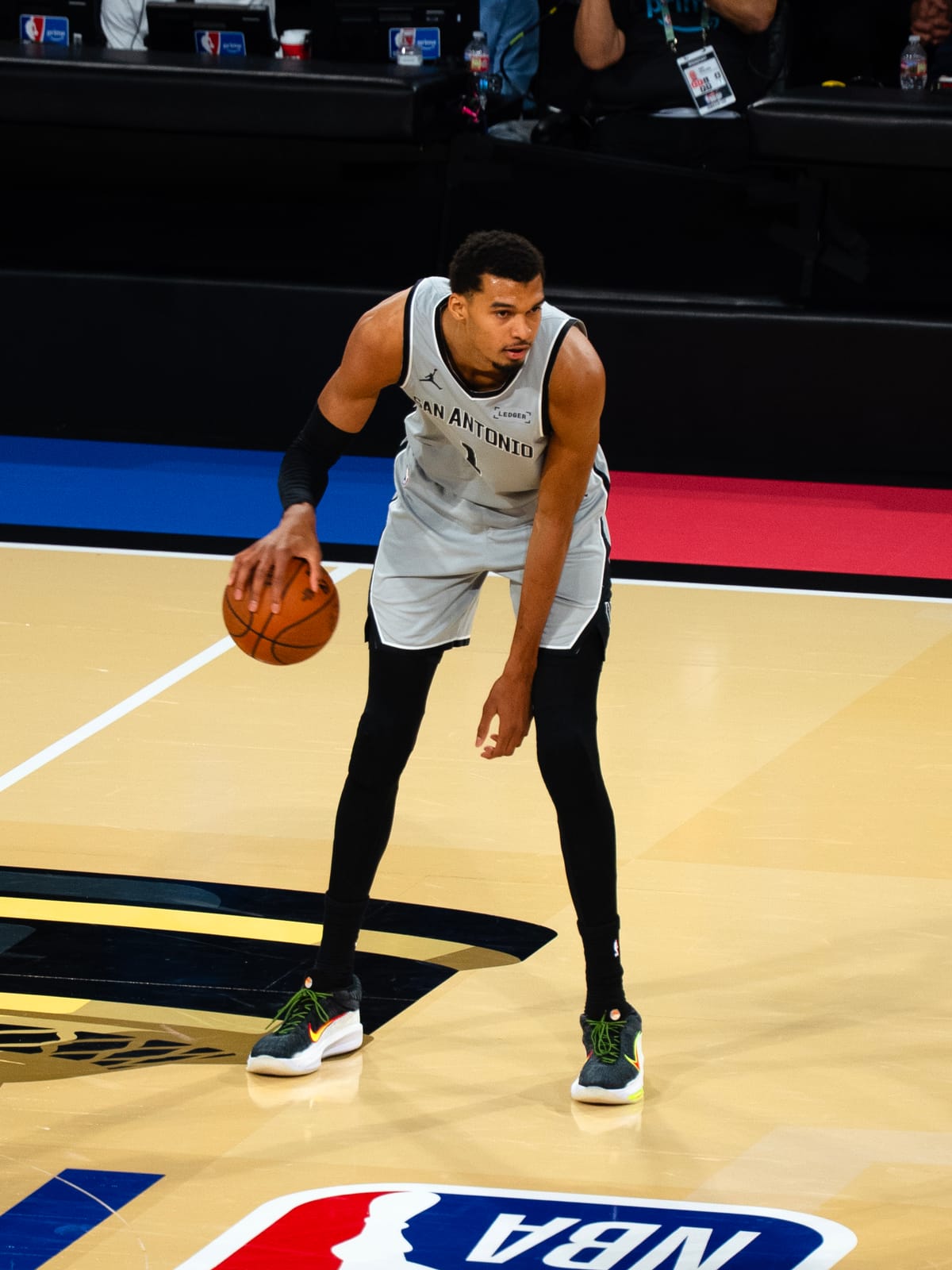 Jokić Ghi 40 Điểm Triple-Double, Nuggets Thắng Spurs Sau Hiệp Phụ Nghẹt Thở