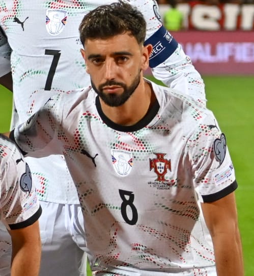 Bruno Fernandes phá kỷ lục 26 năm của Beckham, cán mốc 100 kiến tạo