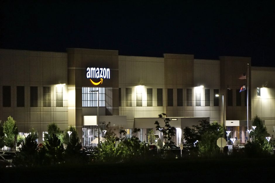 Amazon (AMZN) bỏ dòng Fire giá rẻ, ra máy tính bảng Alexa giá 230-550 USD