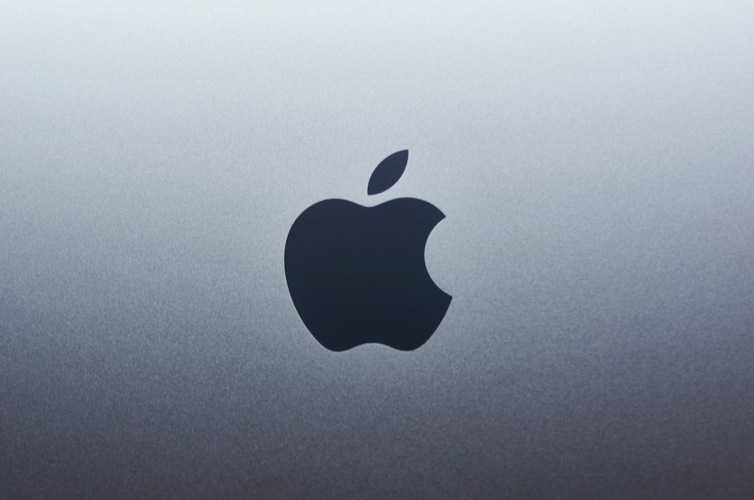 Apple (AAPL) vốn hóa 5,05 nghìn tỷ USD, sát Nvidia (NVDA) 5,10 nghìn tỷ