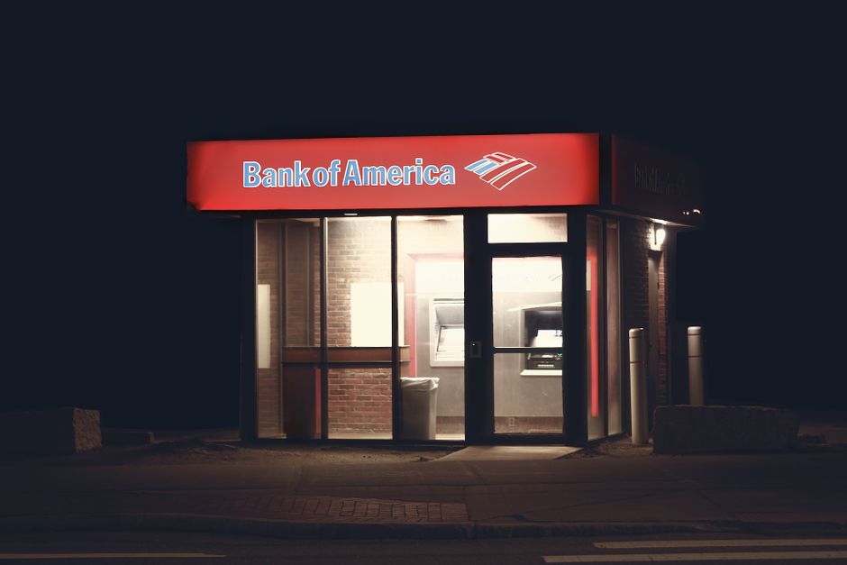 Bank of America (BAC) bị phạt 1,2 tỷ USD vì lỗ hổng chống rửa tiền