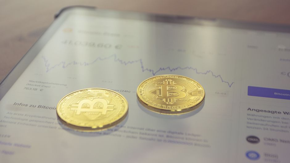 Bitcoin giữ quanh 82.000 USD khi Nasdaq bật tăng hơn 1%