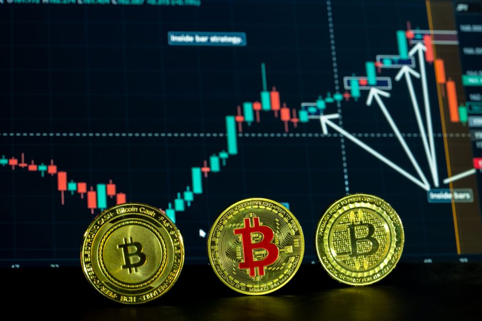 Bitcoin tụt xuống 81.668 USD khi dòng vốn ETF rút ròng 635 triệu USD