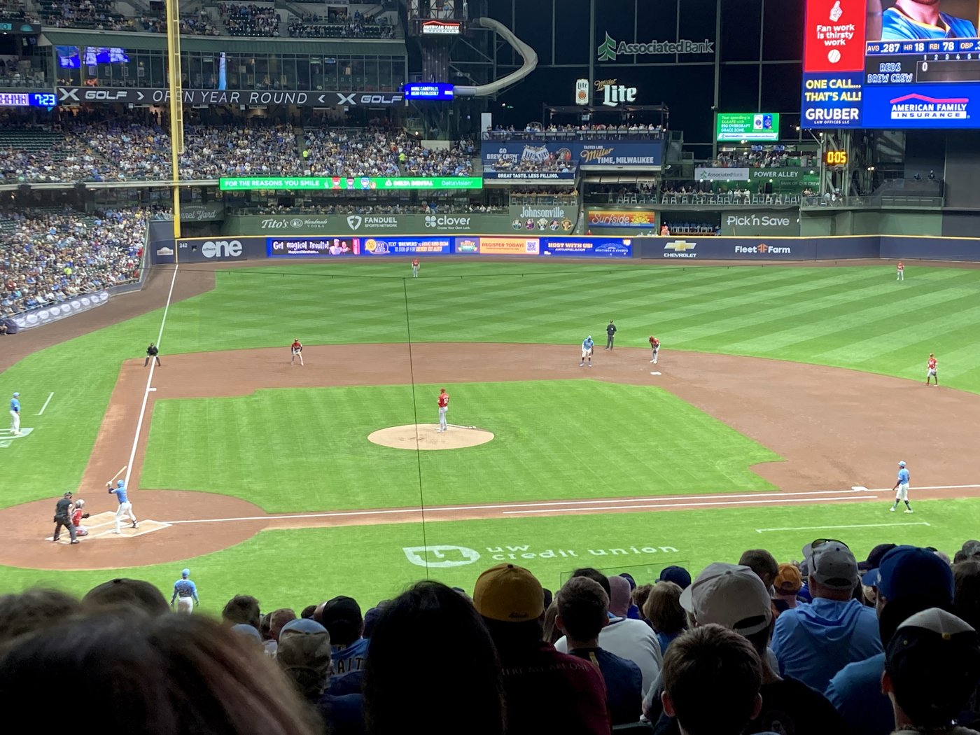 Brewers thắng Dodgers ở trận mở màn chung kết NLCS