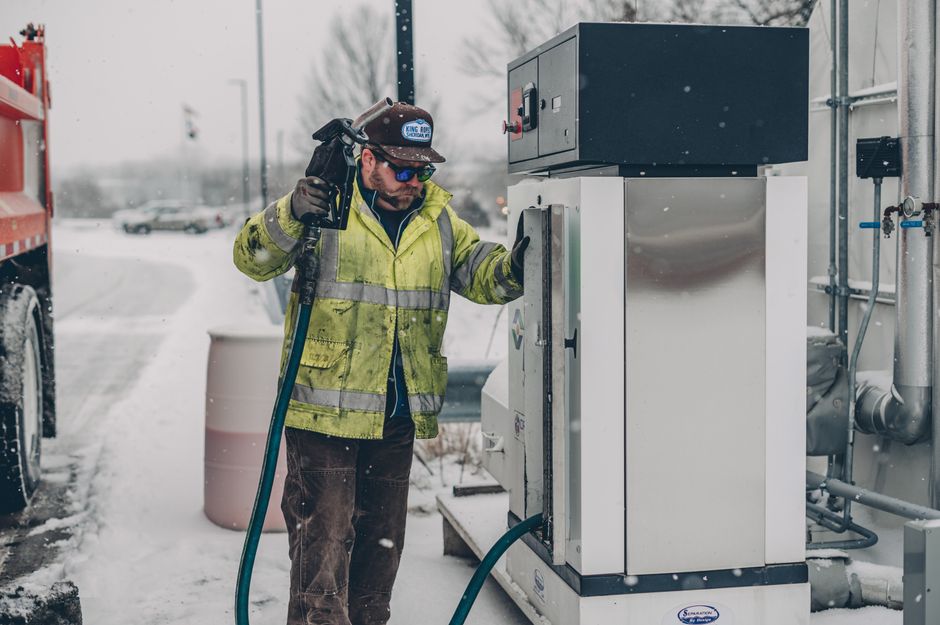 Thỏa thuận diesel Nga của Trump chỉ bằng 10 ngày nhu cầu của Mỹ