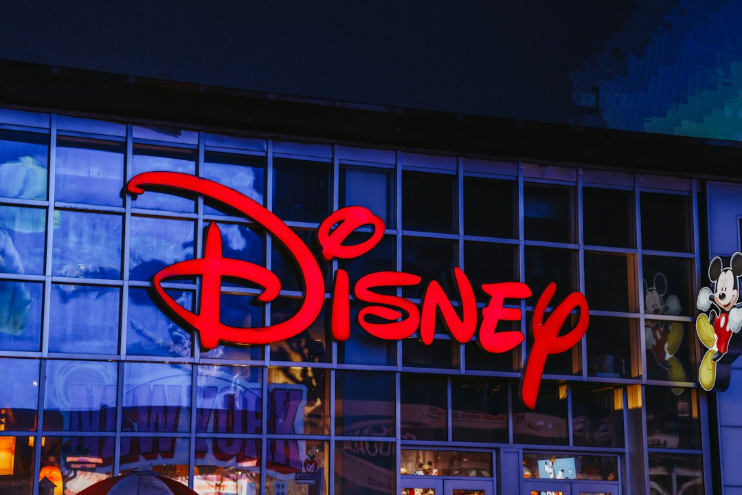 Disney sa thải khoảng 300 nhân viên dưới thời CEO mới Josh D'Amaro