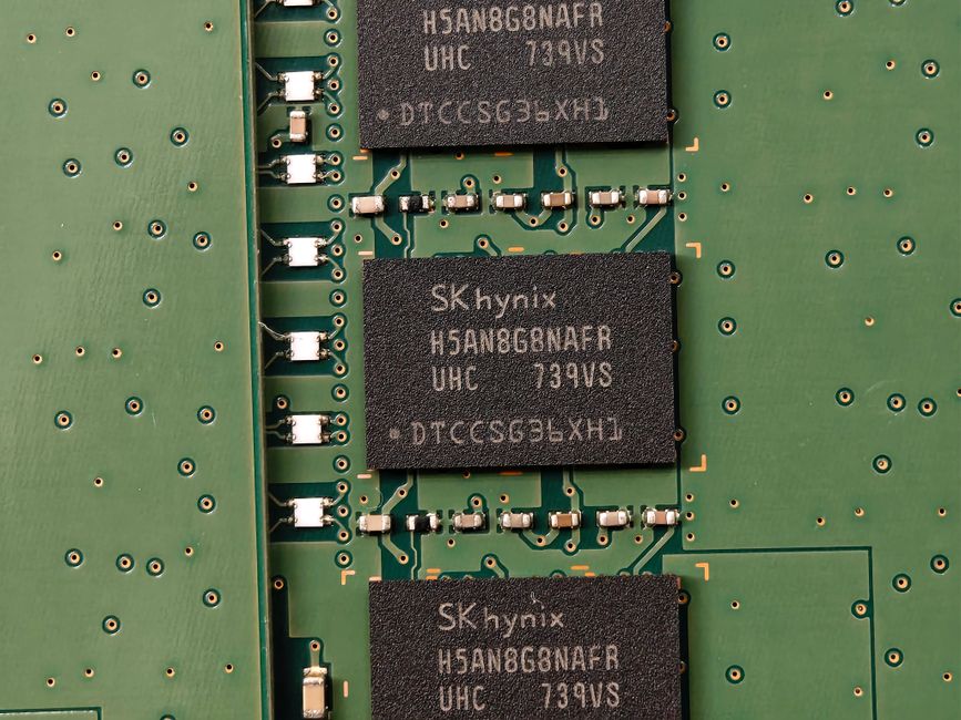 Grokking: Micron lãi kỷ lục nhưng thiếu RAM đến 2028, một ô nhớ DRAM lưu bit ra sao?