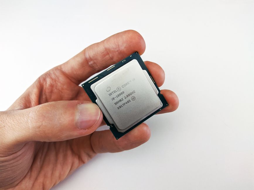Intel (INTC) lắp khung thép đầu tiên tại fab Ohio, trễ hạn ít nhất 5 năm