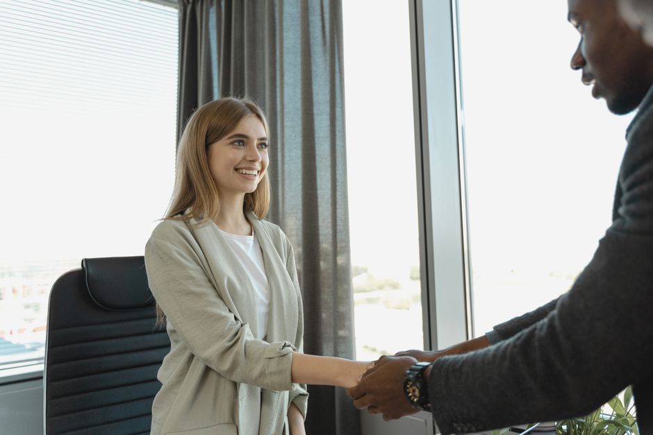 Kế hoạch tuyển dụng tháng 9 của Mỹ thấp nhất 15 năm dù sa thải giảm mạnh