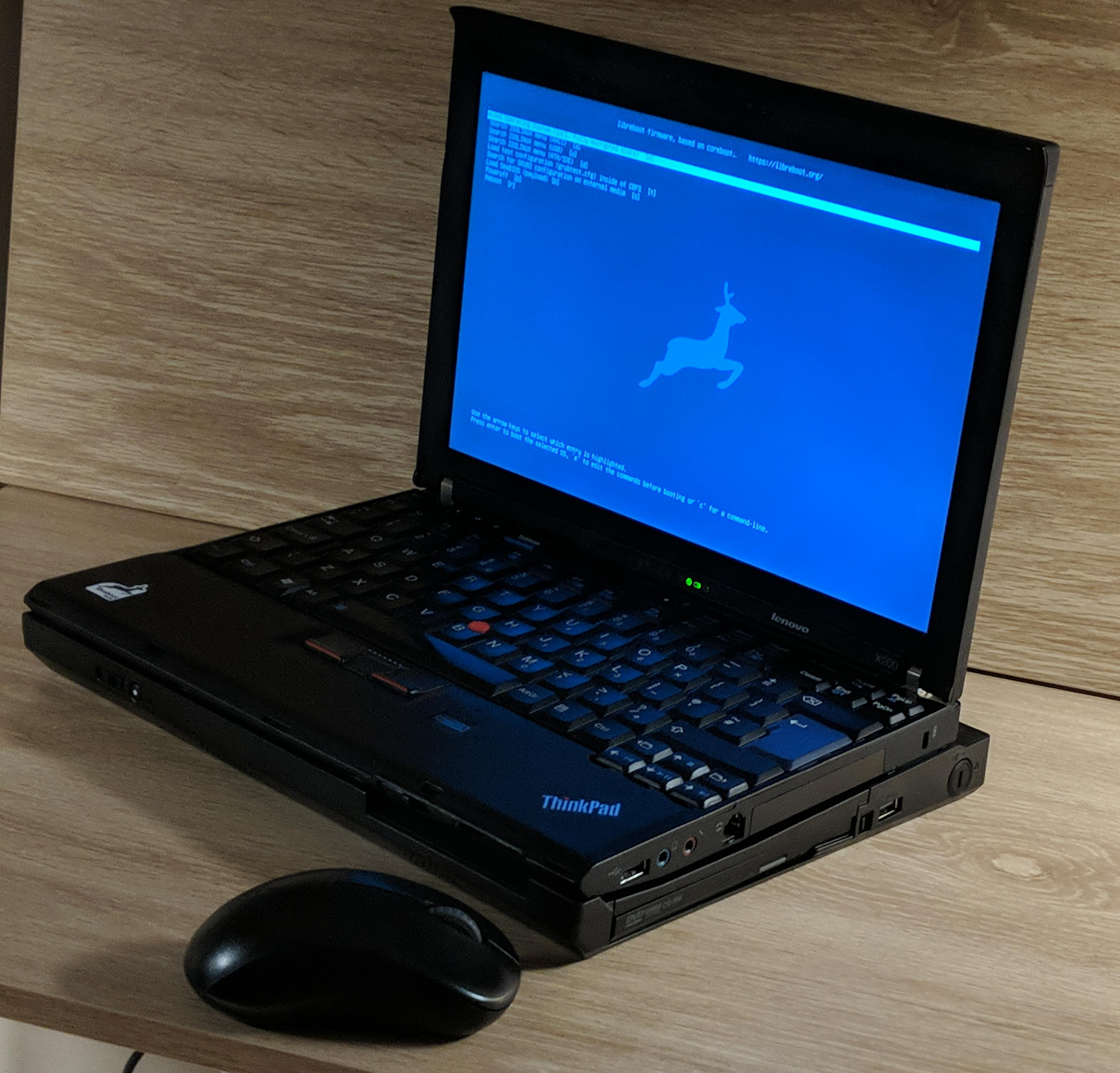 Libreboot 26.10 dùng EDK2 làm mặc định, hỗ trợ 233 Chromebook