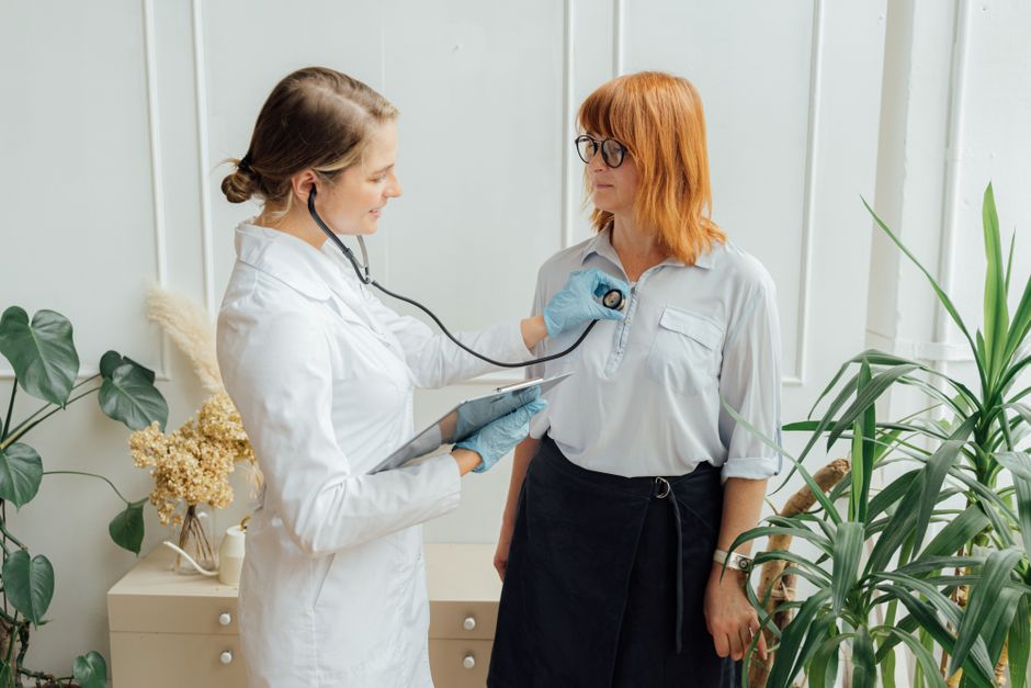 Mãn kinh: bác sĩ sản khoa Mỹ mở rộng hướng dẫn điều trị triệu chứng