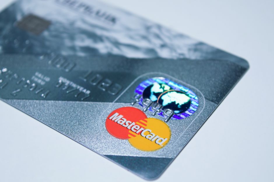 Mastercard (MA) cảnh báo "bánh kẹp stablecoin" có thể làm chậm thanh toán