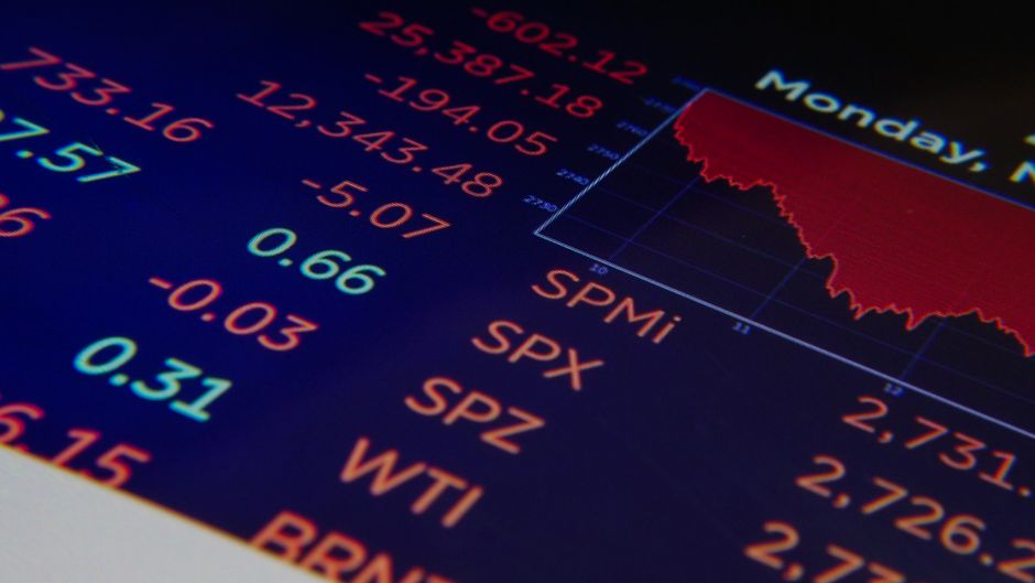 Nasdaq mất hơn 2%, tuần tệ nhất từ tháng 6
