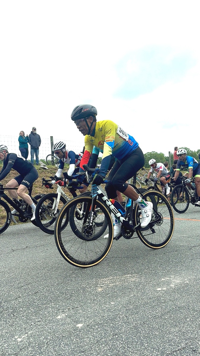 Oscar van Rooy thi đấu tại Jefferson Cup trong màu áo Saigon Velo
