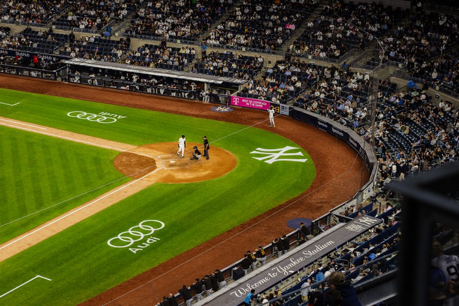 Vòng playoff MLB: Dodgers, Brewers, Rays, White Sox thắng ván mở màn