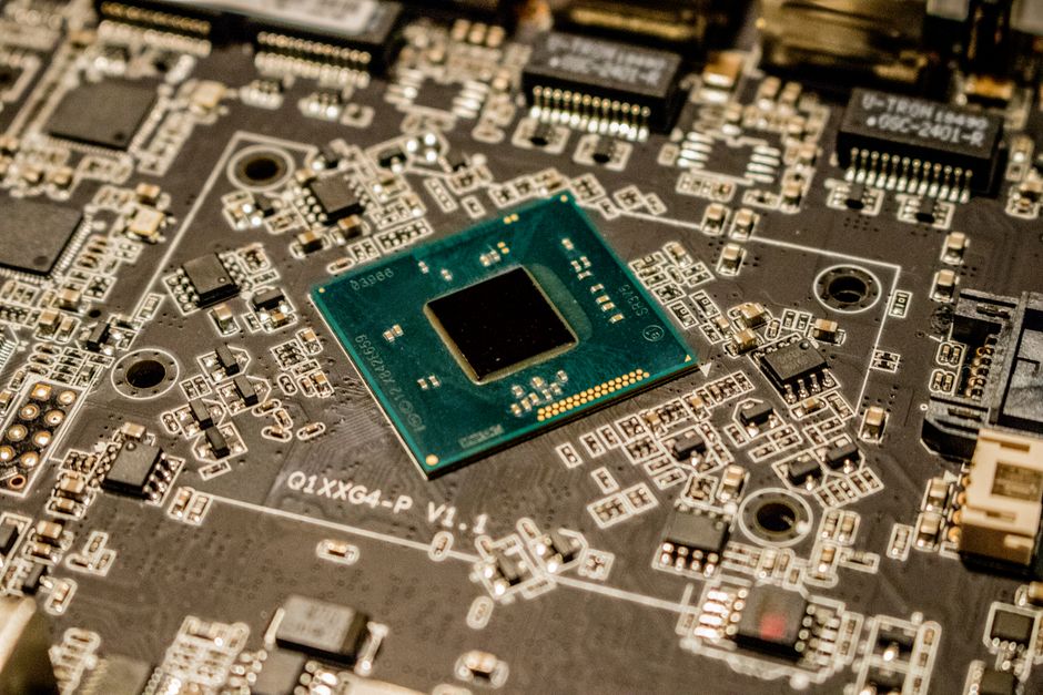 Qwenputer: CPU RISC-V chạy ngay trong trọng số mô hình Qwen 3.5