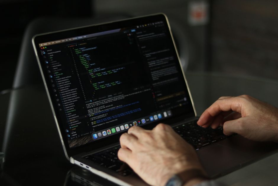 Sphinx: công cụ Git hook hỏi bạn về code AI viết trước khi đẩy lên